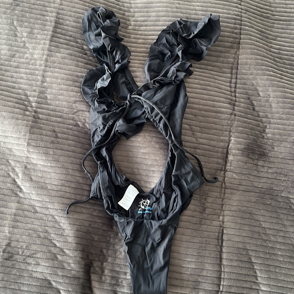 Blue Life Ramba Ruffle One Piece - Picture 4 of 5